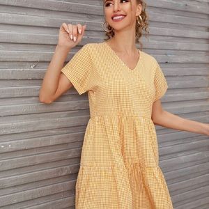 Yellow gold checkered flouncy dress midi